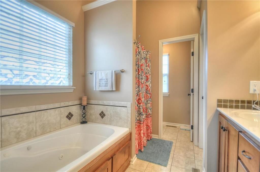 8900 NE Paw Paw Drive — photo 15