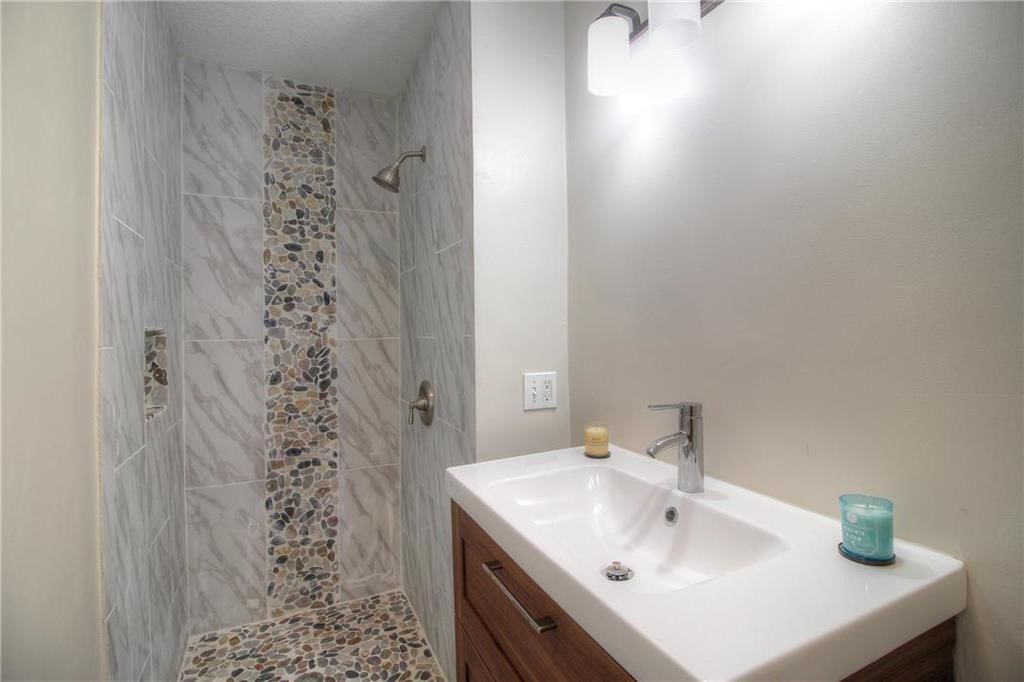 8209 NE Flagor Road — photo 8