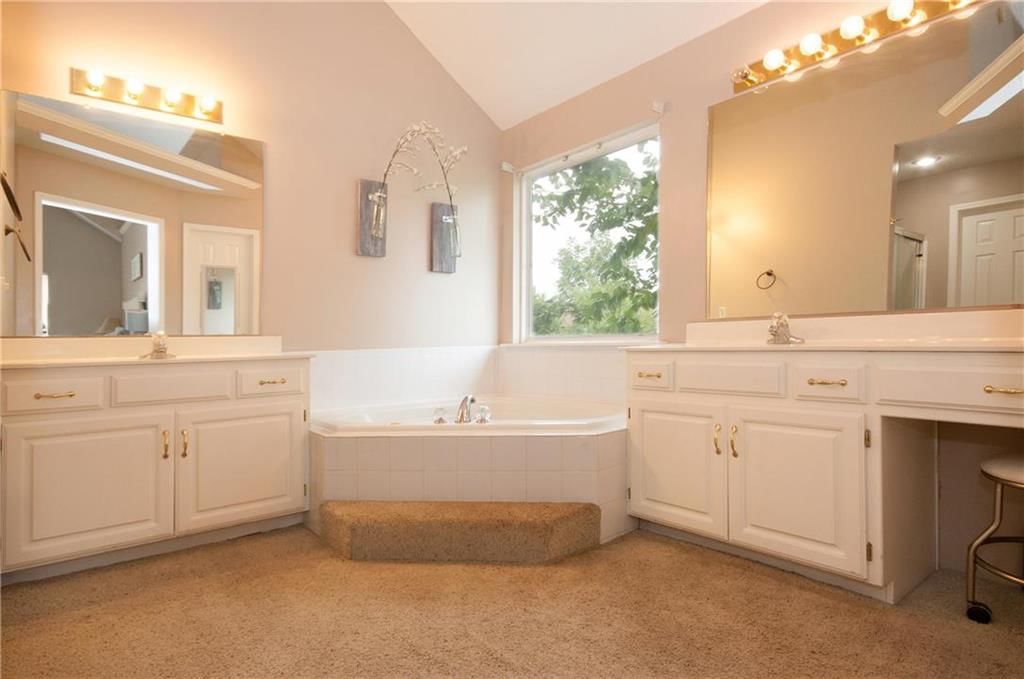 811 SW Bishop Drive — photo 11