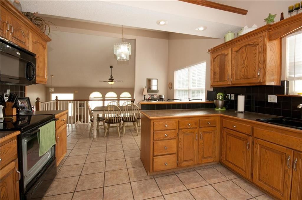 811 SW Bishop Drive — photo 8