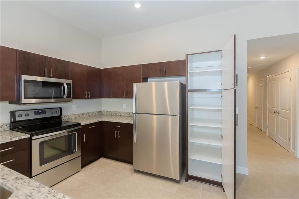 9216 N Gower Avenue — photo 10