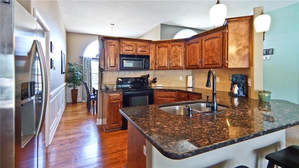 1106 N GLENVIEW Avenue — photo 14