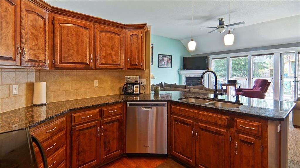 1106 N GLENVIEW Avenue — photo 15