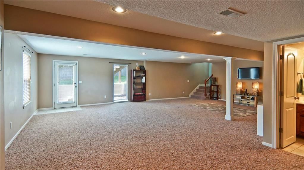 1106 N GLENVIEW Avenue — photo 26