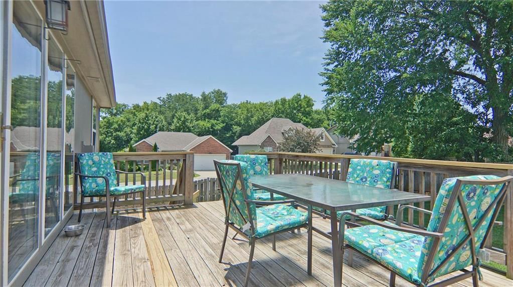 1106 N GLENVIEW Avenue — photo 30