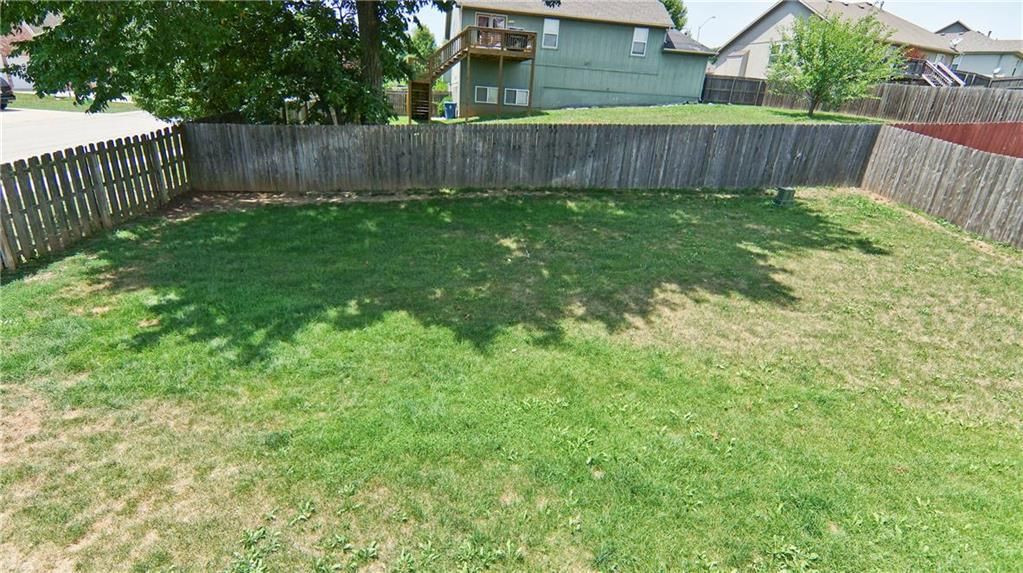 1106 N GLENVIEW Avenue — photo 32
