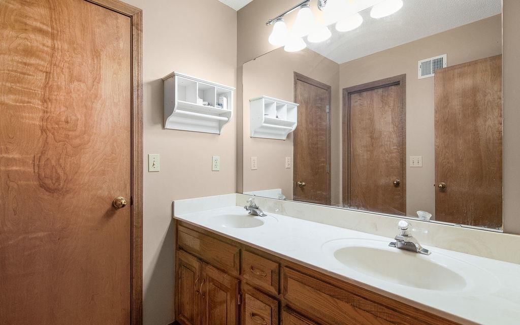 14533 S ROTH Circle — photo 17