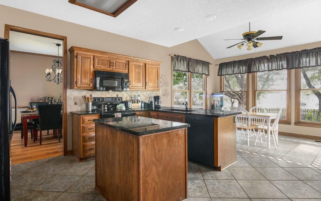 14533 S ROTH Circle — photo 6