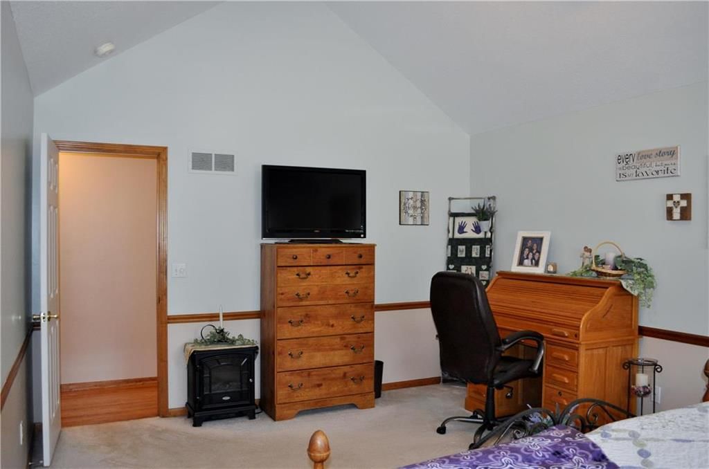 408 Lakeview Drive — photo 13