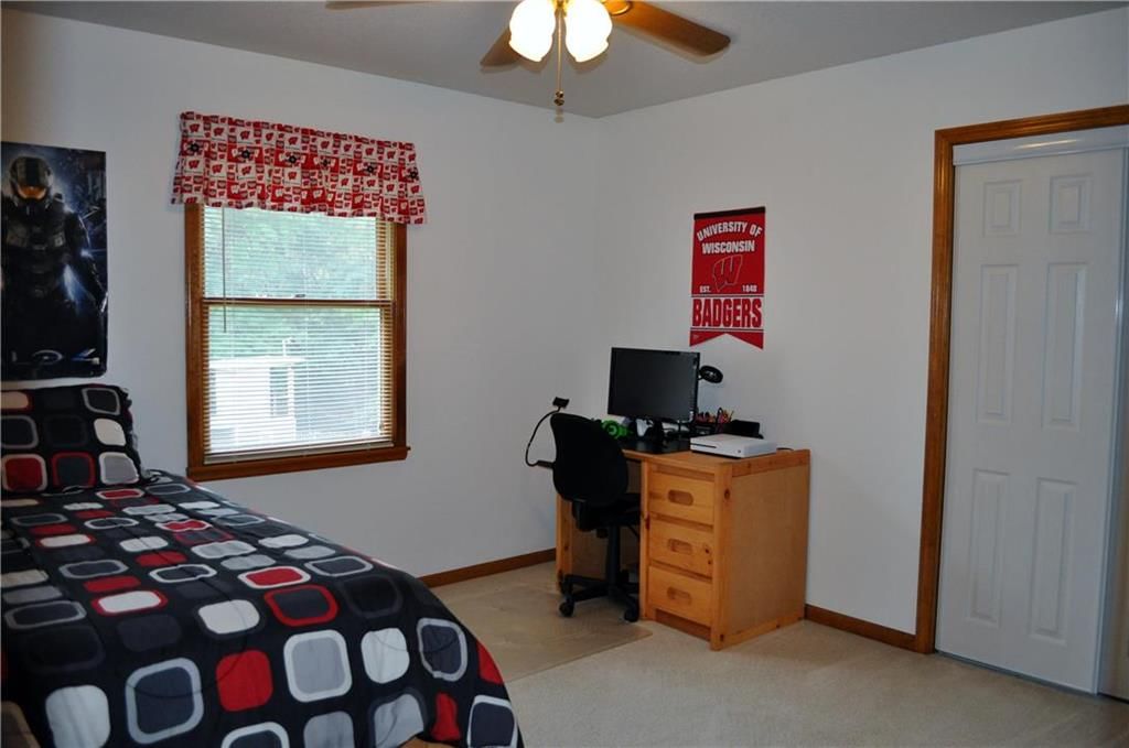 408 Lakeview Drive — photo 15