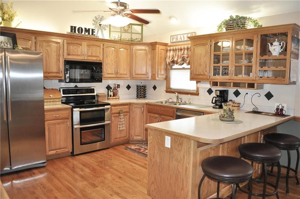 408 Lakeview Drive — photo 8