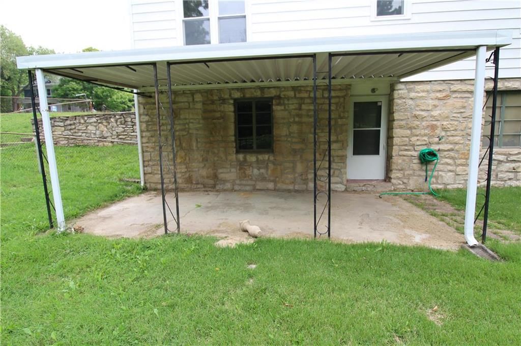523 E Walnut Street — photo 13