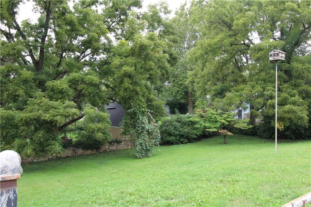 523 E Walnut Street — photo 16