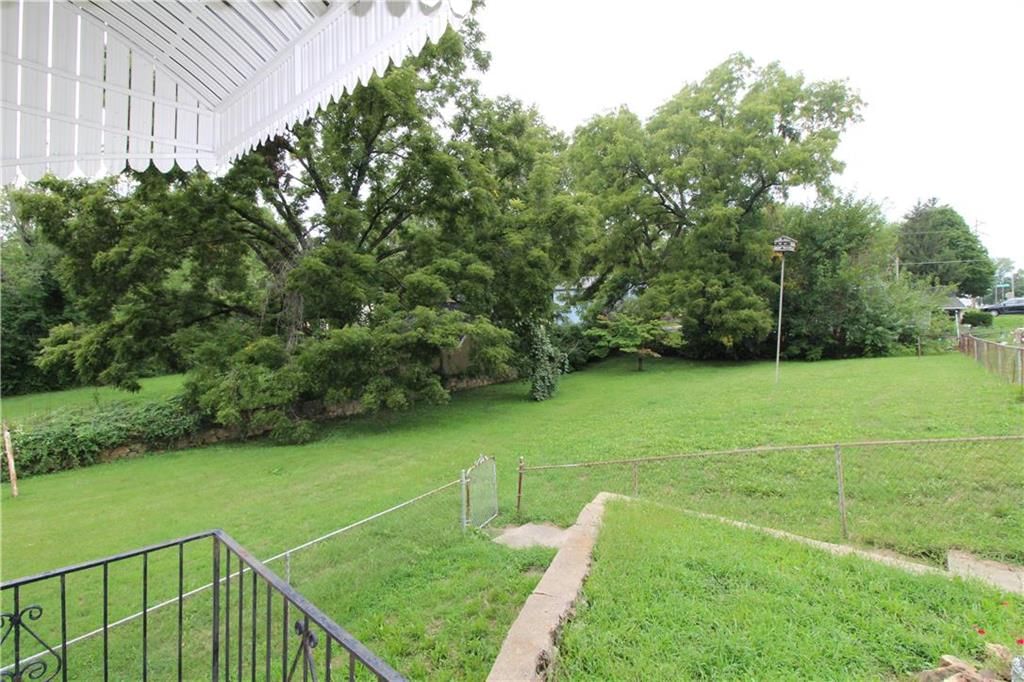 523 E Walnut Street — photo 18