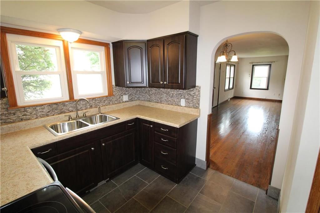 523 E Walnut Street — photo 23
