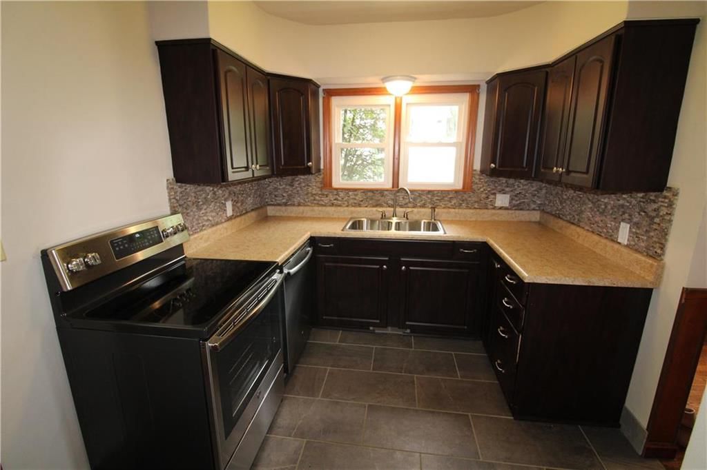 523 E Walnut Street — photo 25