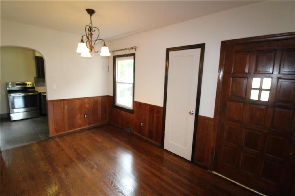 523 E Walnut Street — photo 28