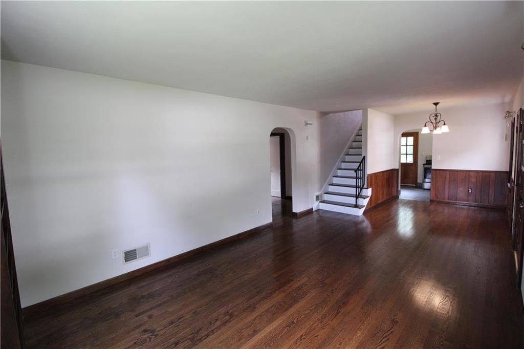 523 E Walnut Street — photo 29