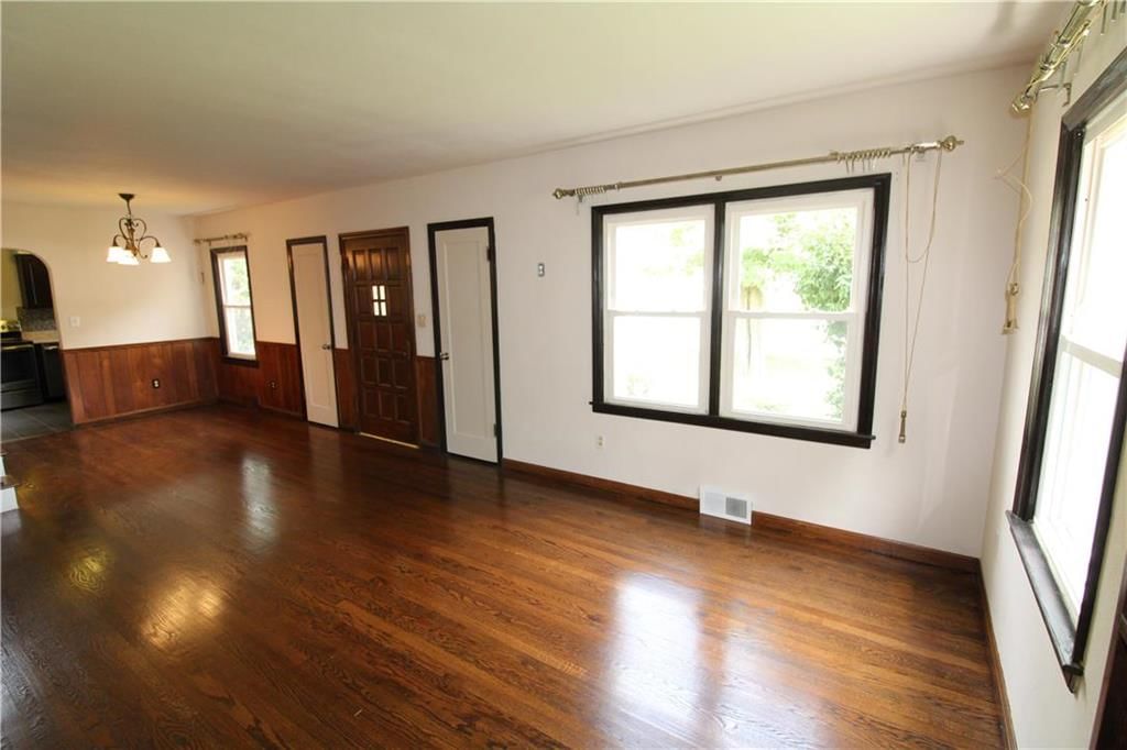 523 E Walnut Street — photo 30