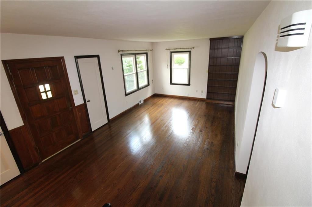 523 E Walnut Street — photo 34