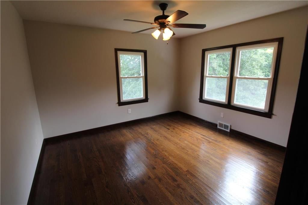 523 E Walnut Street — photo 38