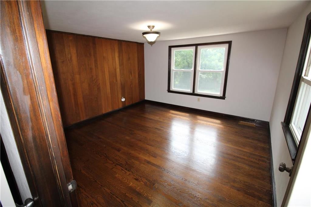 523 E Walnut Street — photo 45
