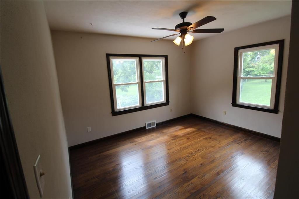523 E Walnut Street — photo 48