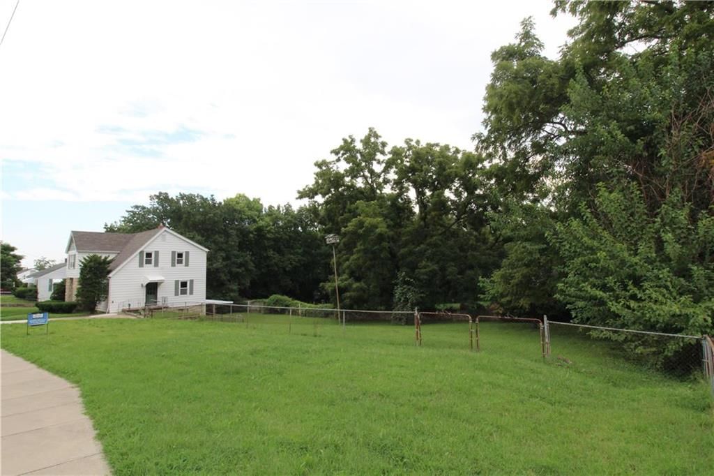 523 E Walnut Street — photo 7