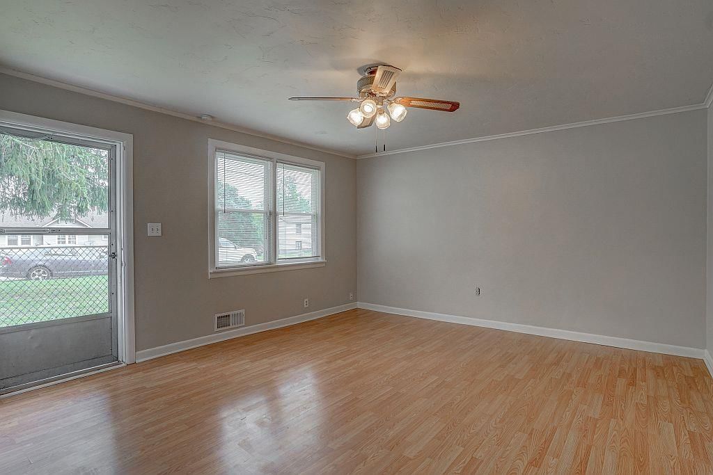 1001 E Lexington Avenue — photo 4