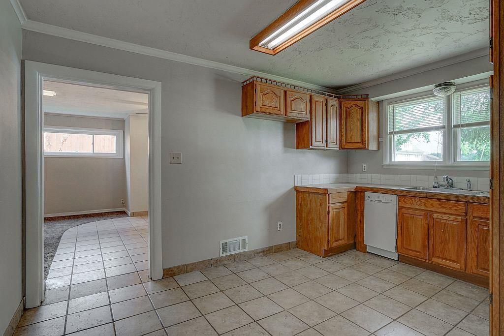 1001 E Lexington Avenue — photo 6