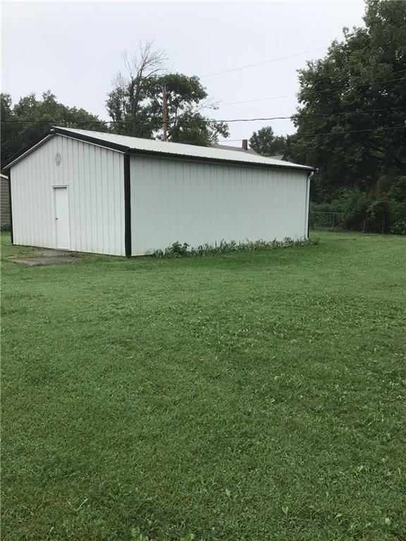 405 Locust Street — photo 37