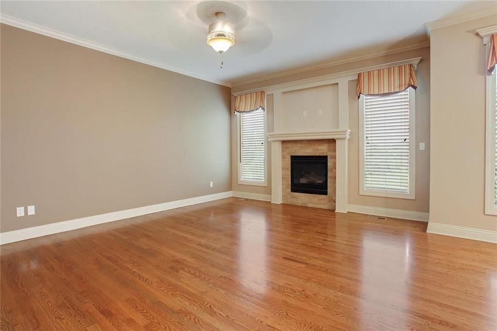 9015 N Seymour Avenue — photo 11