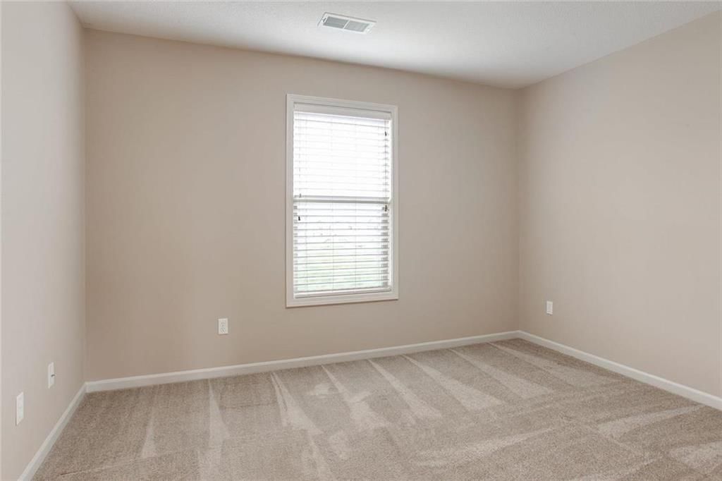 9015 N Seymour Avenue — photo 20