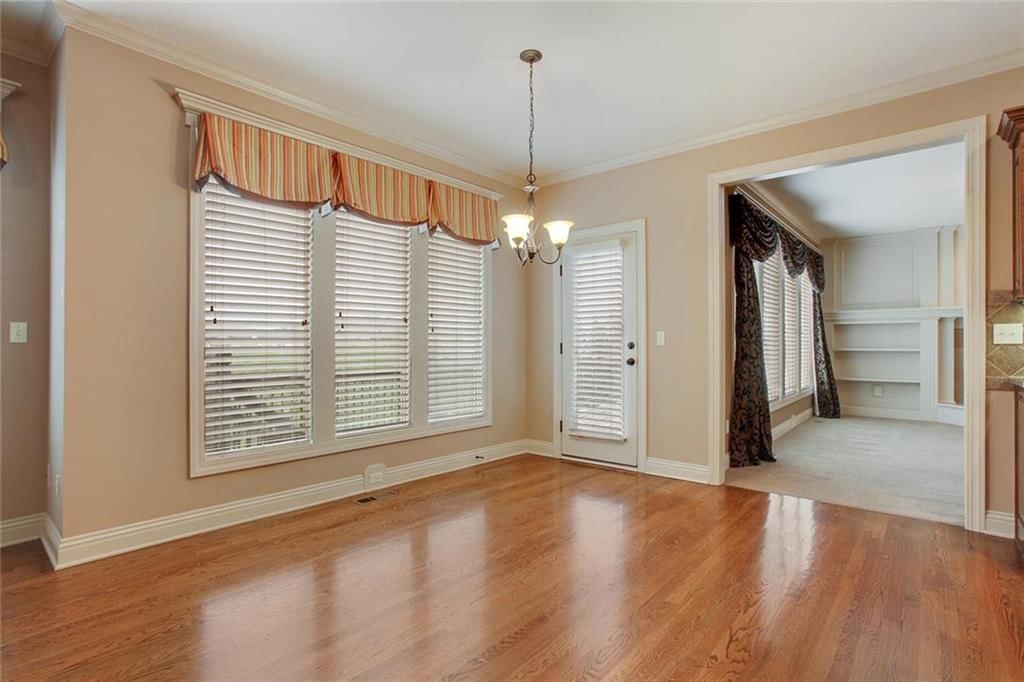 9015 N Seymour Avenue — photo 10