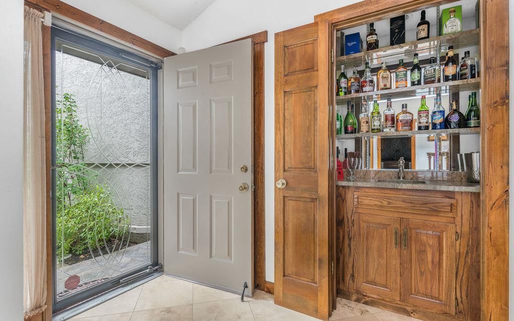 6279 Rosewood Street — photo 22