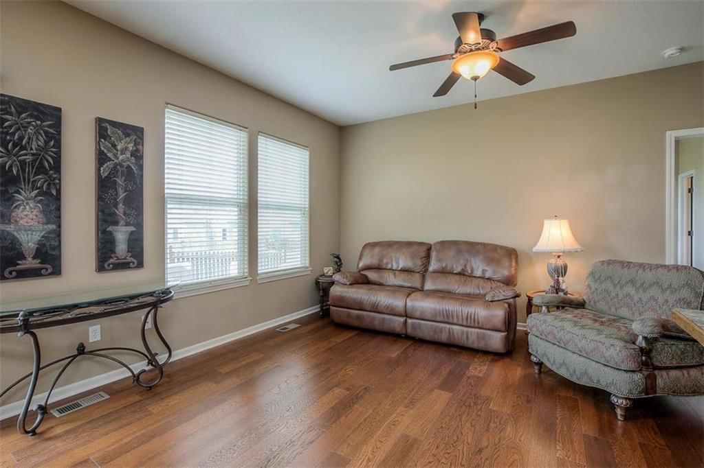140 N Pear Street — photo 11