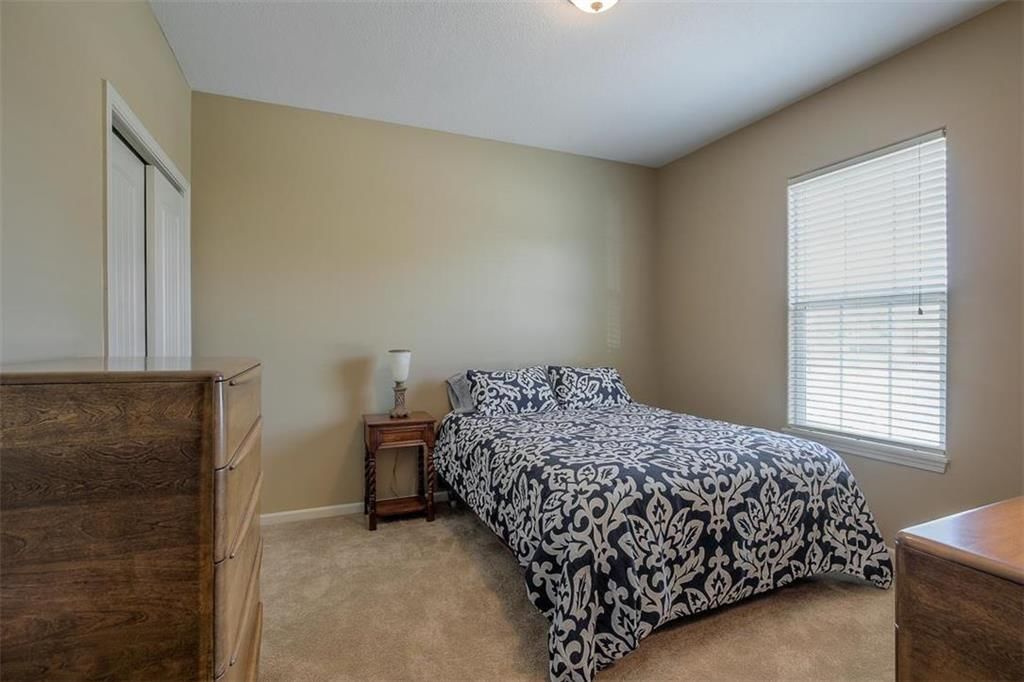 140 N Pear Street — photo 17