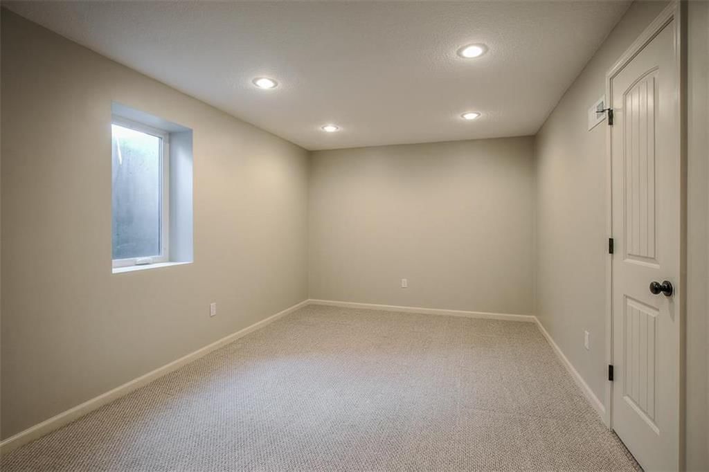 140 N Pear Street — photo 23