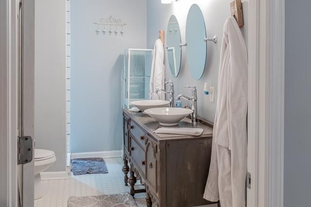 102 S May Street — photo 14
