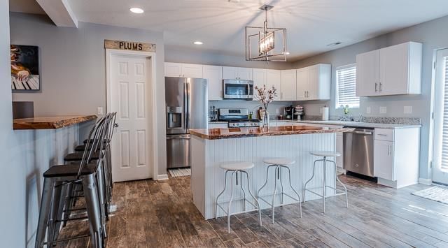 102 S May Street — photo 7