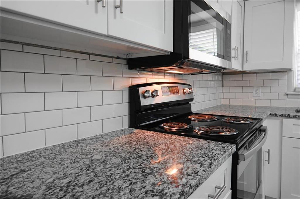 8022 England Street — photo 7