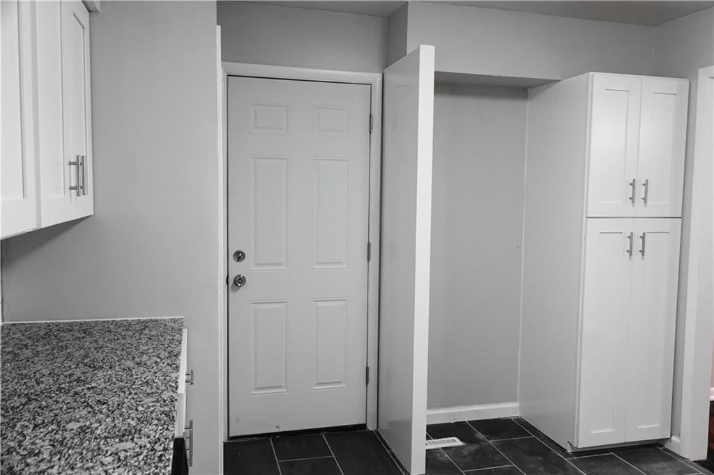 8022 England Street — photo 8