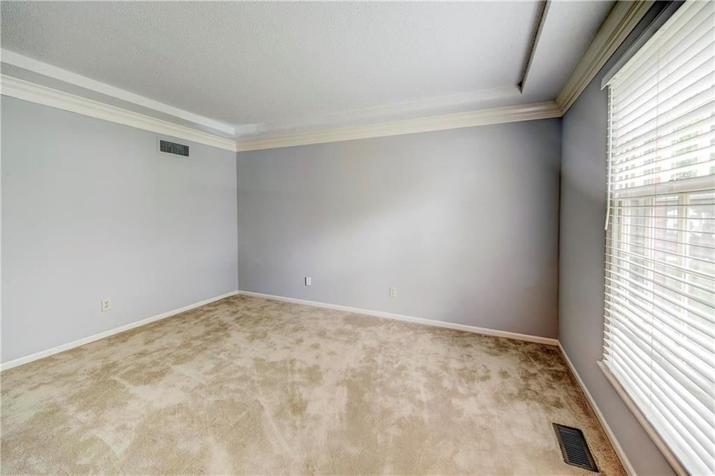 9312 Greenway Lane — photo 8
