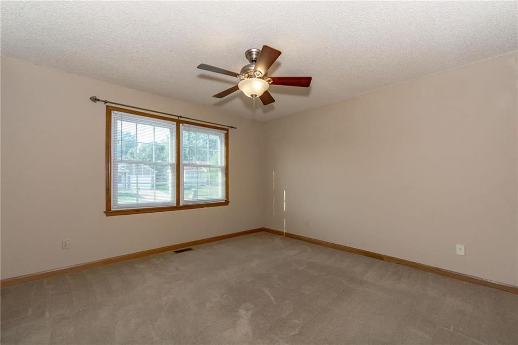322 E Colleen Drive — photo 12