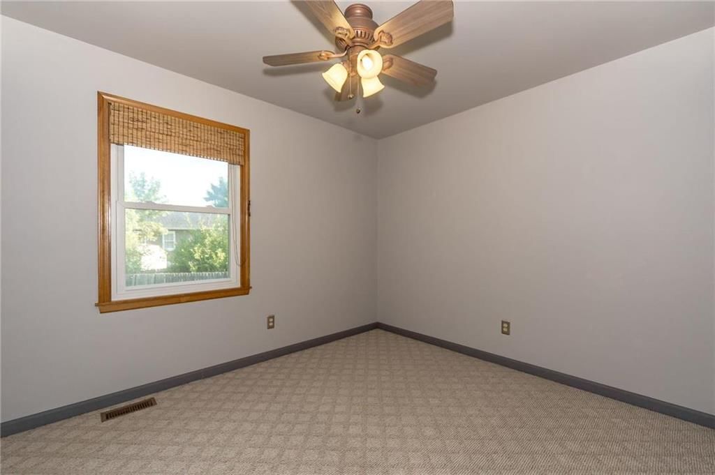 322 E Colleen Drive — photo 16
