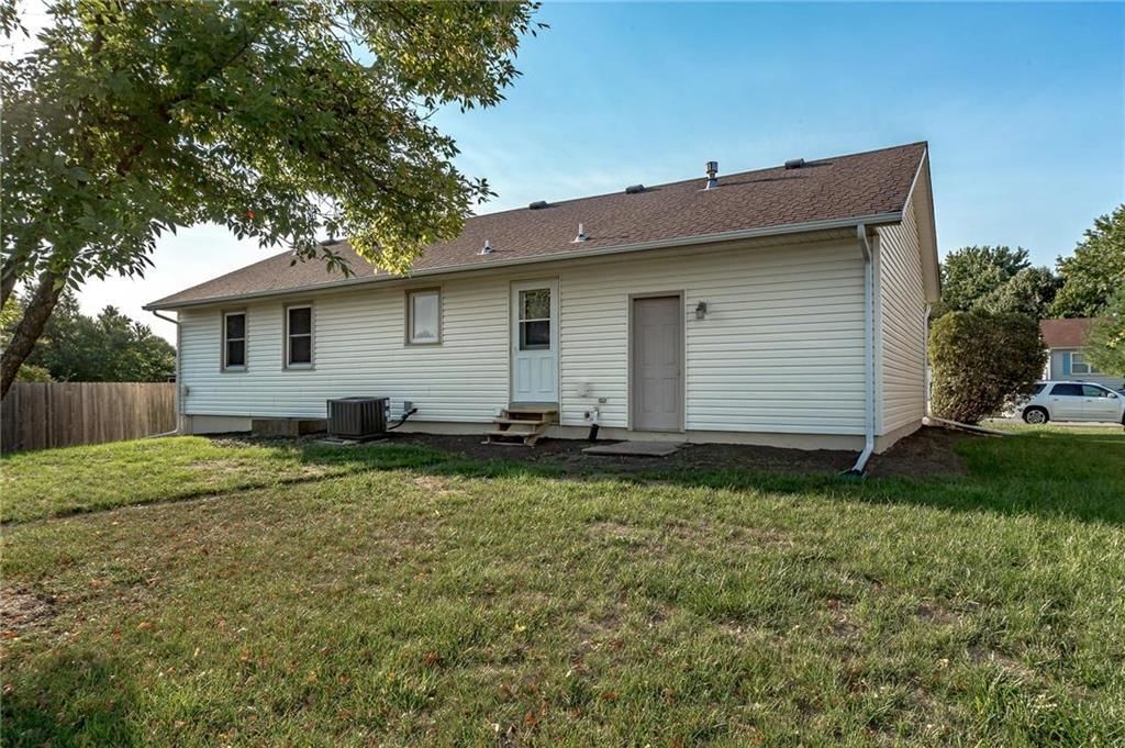 322 E Colleen Drive — photo 25