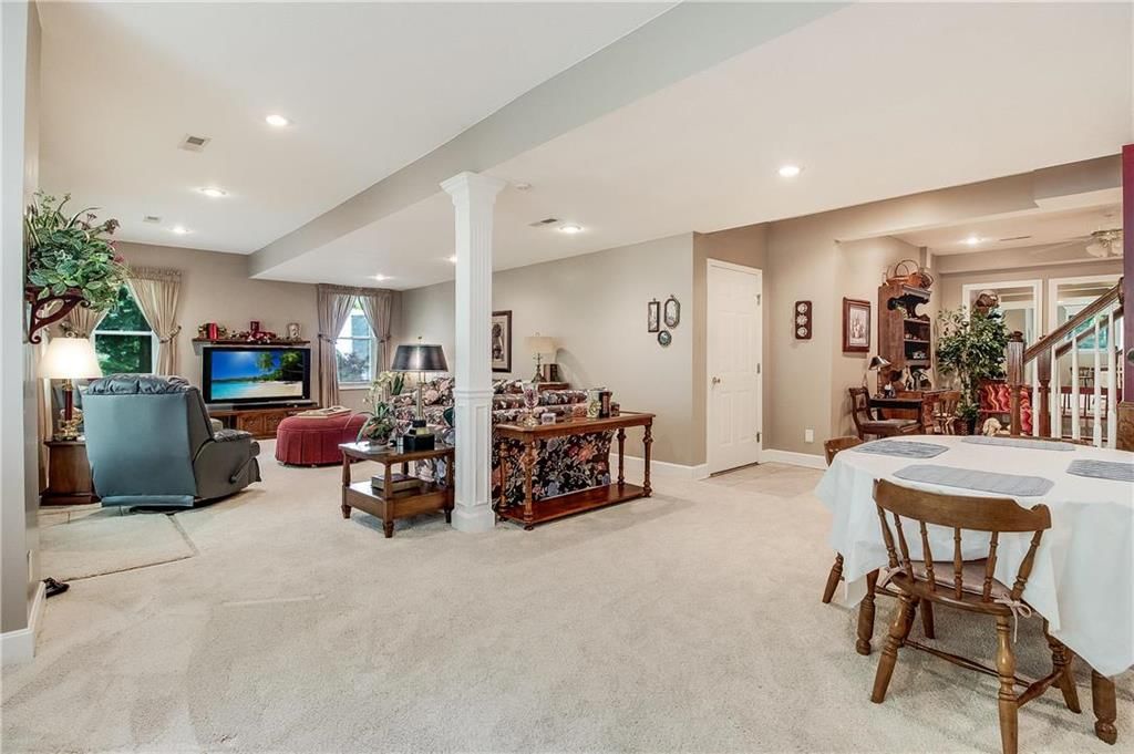6009 NE Greenbriar Street — photo 31