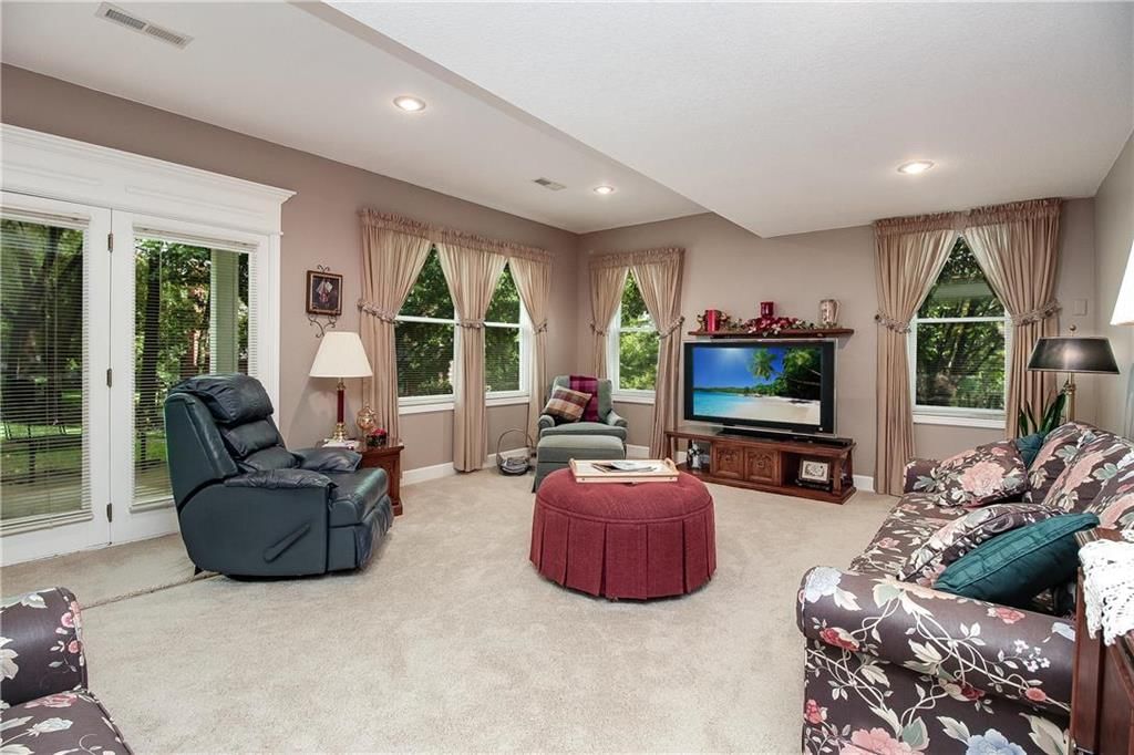 6009 NE Greenbriar Street — photo 32