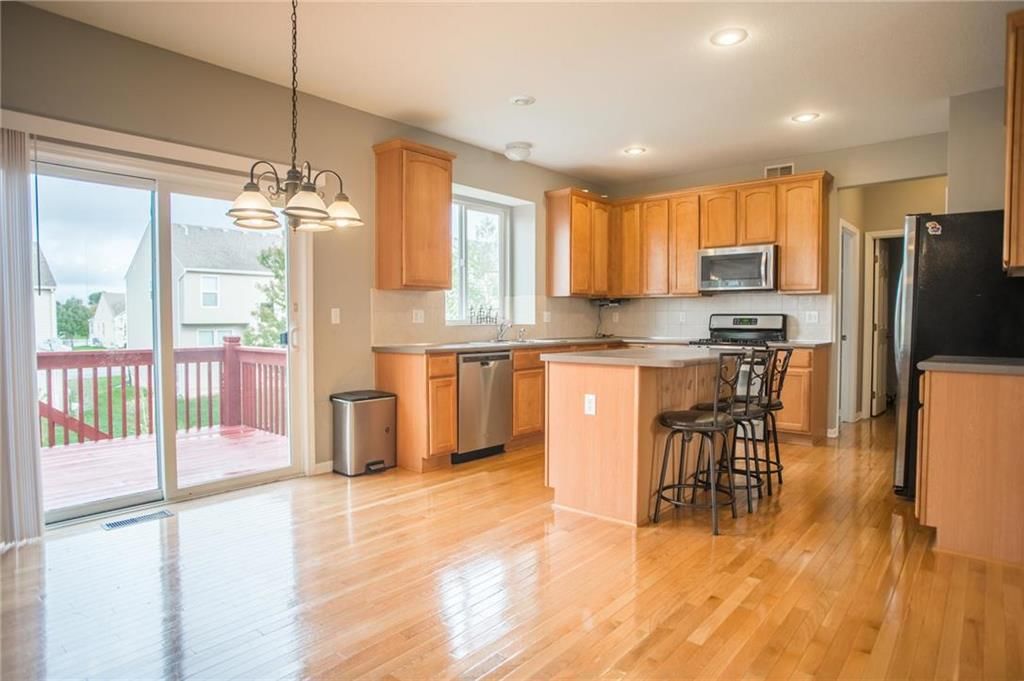 22442 W 113th Terrace — photo 13
