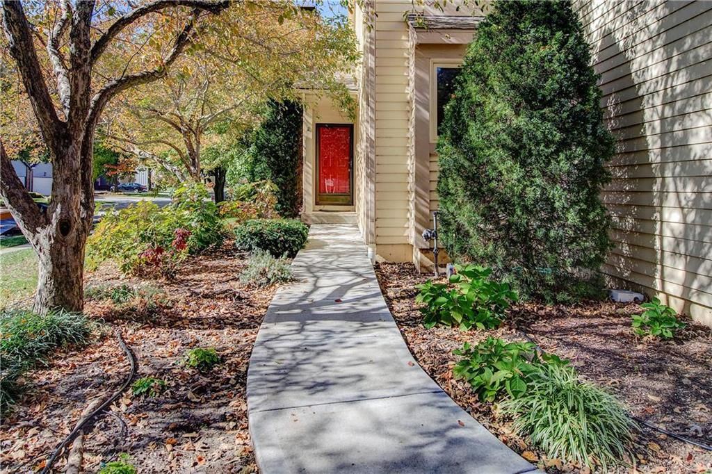 12044 Hemlock Street — photo 2